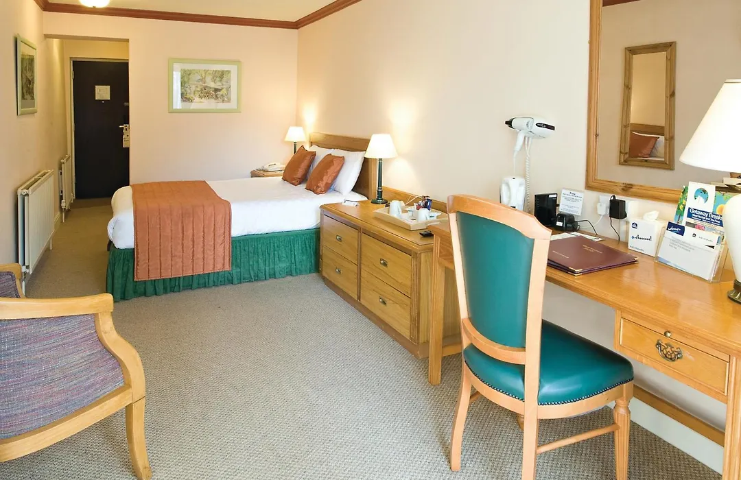 Knights Hill Hotel & Spa-1