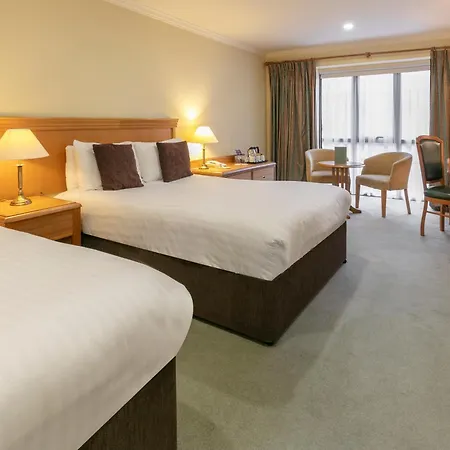 Knights Hill Hotel & Spa-3